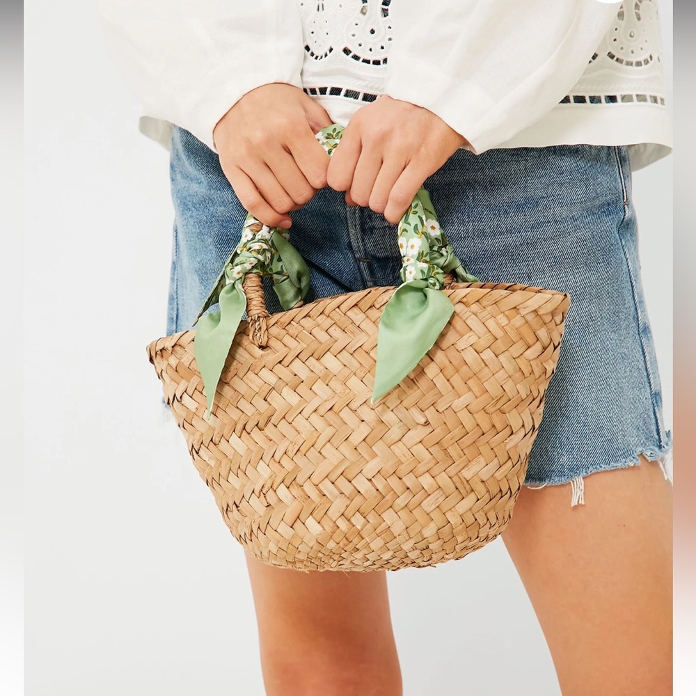 NWT Tuckernuck Kayu Green Floral Natalie